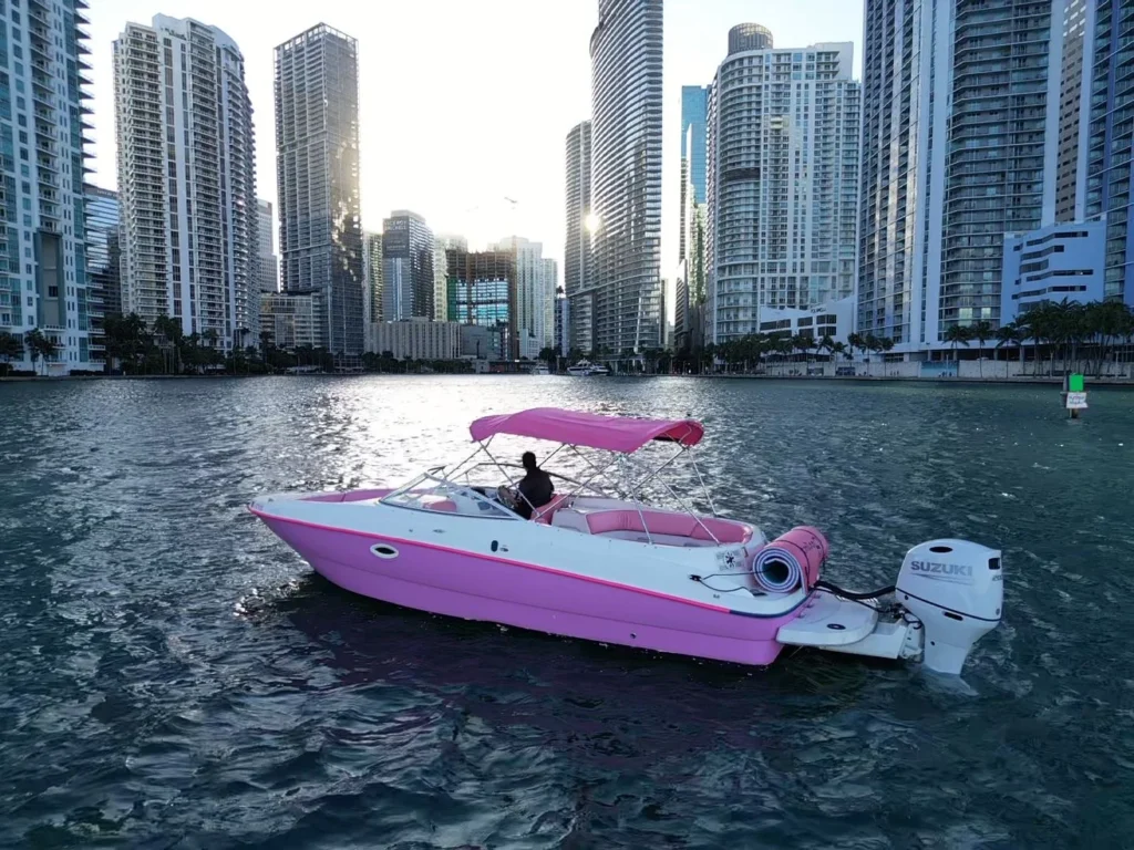 Bayliner Pink